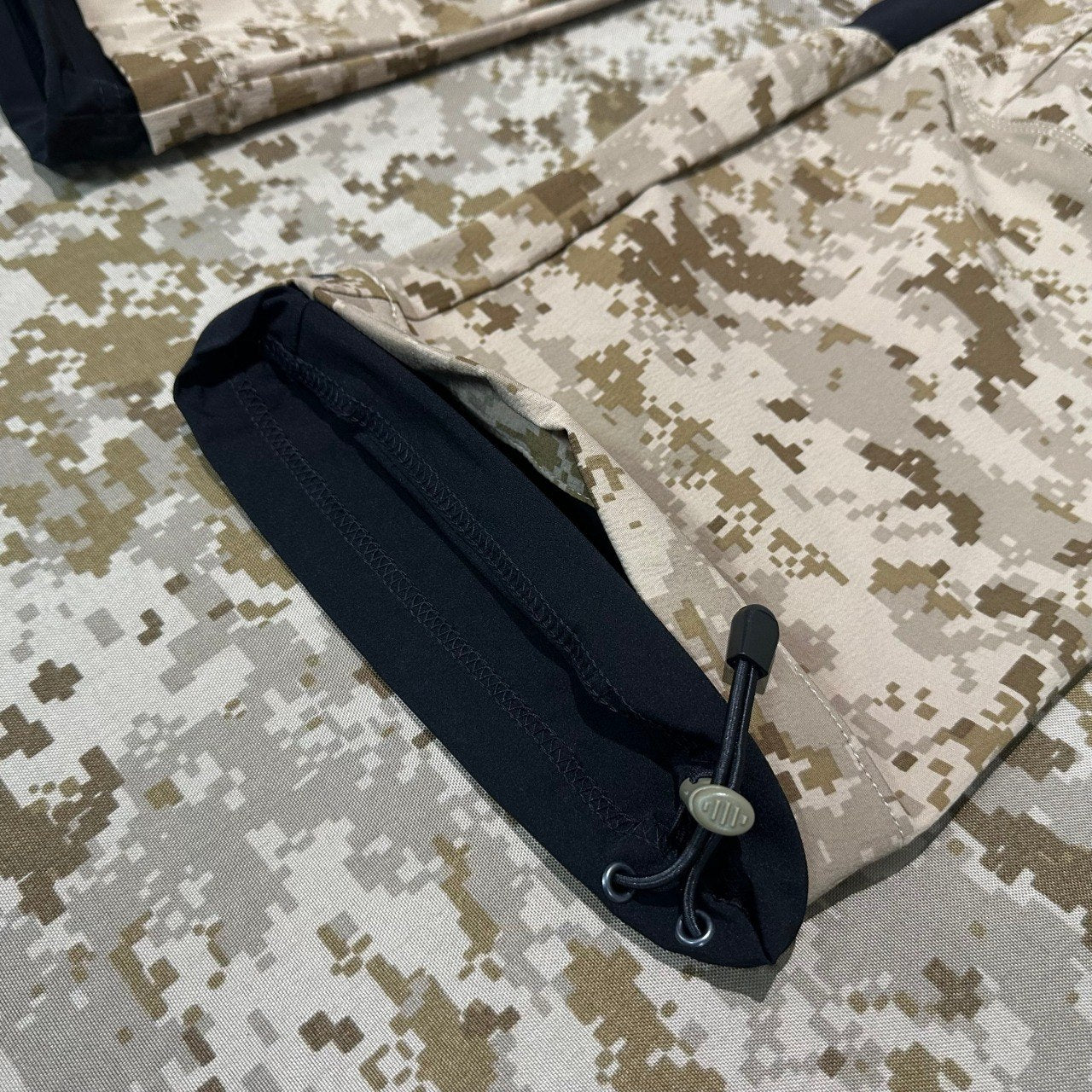 BKG ARC-Style Gryphon AOR1/Black Sotfshell Combat Pants