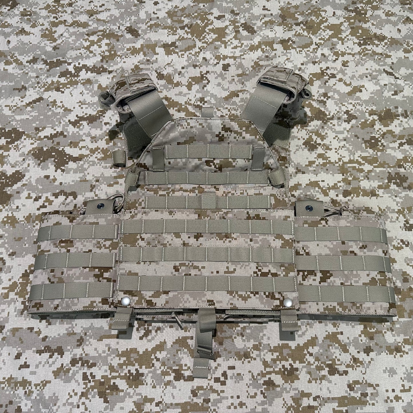 BKG LB-Style AOR1DGII AOR1 6094B Plate Carrier Tan Webbing 07Verison