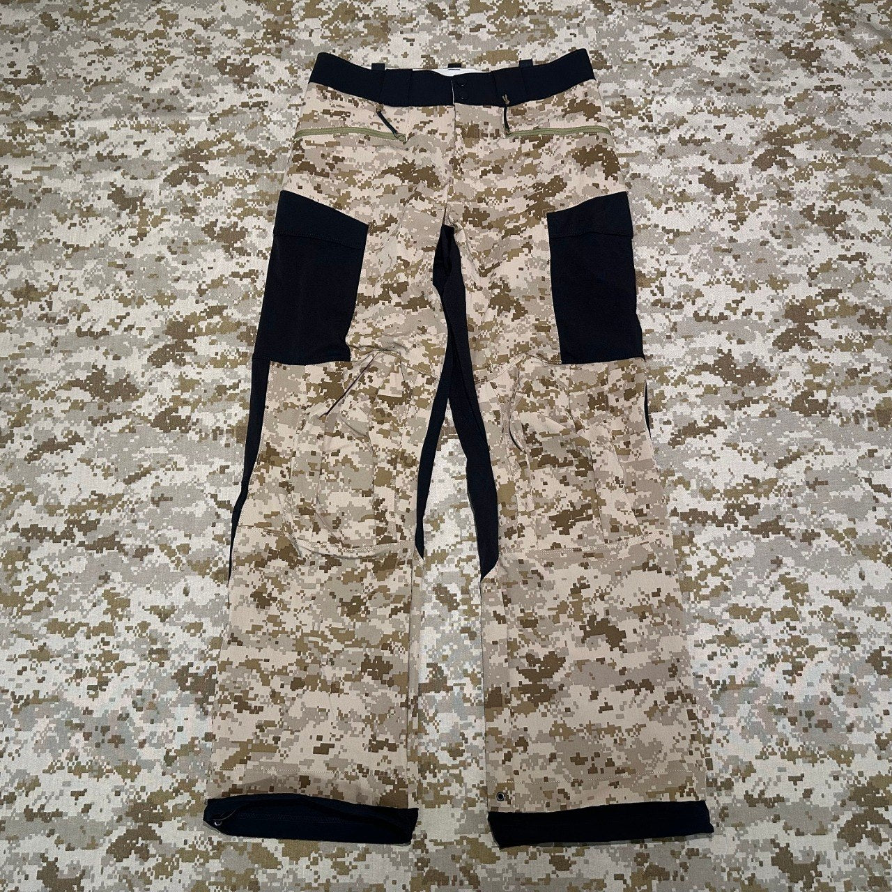 BKG ARC-Style Gryphon AOR1/Black Sotfshell Combat Pants