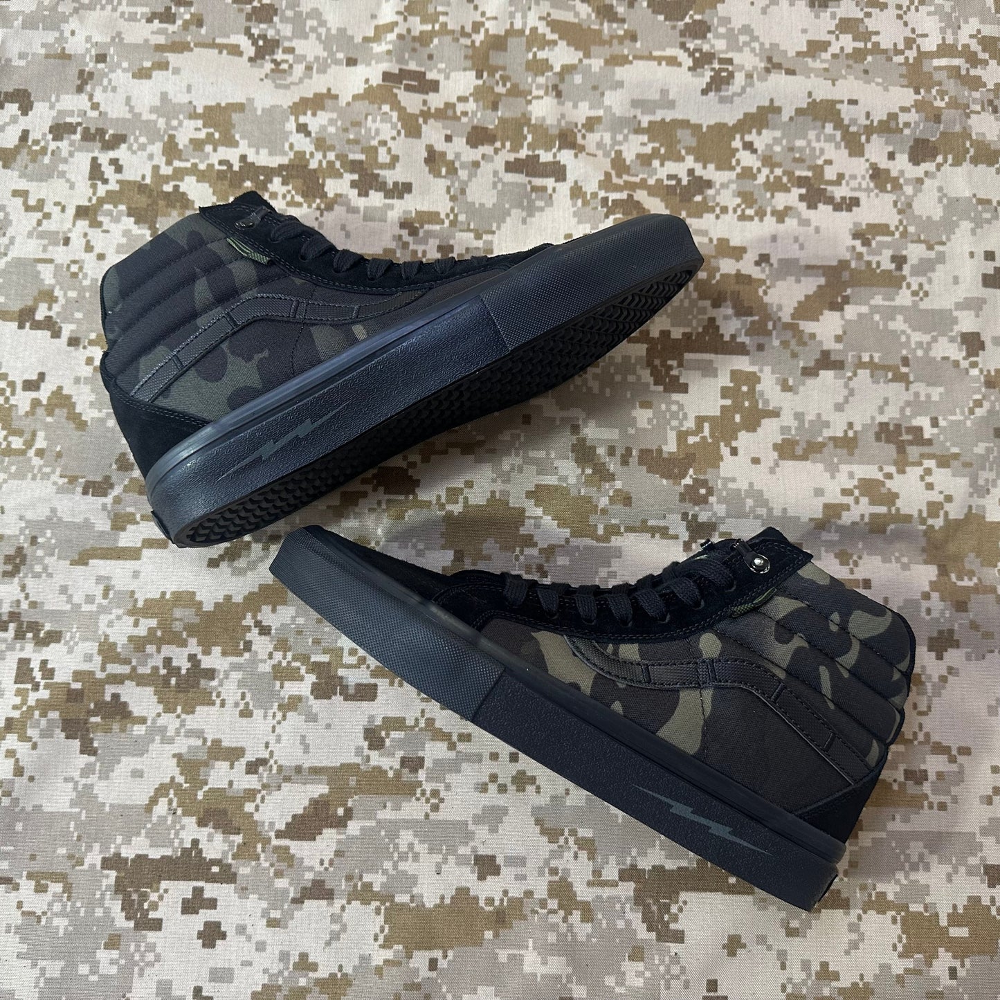 BKG MCBK DEFCON Syndicate SK8-Lo Notchback Shoes
