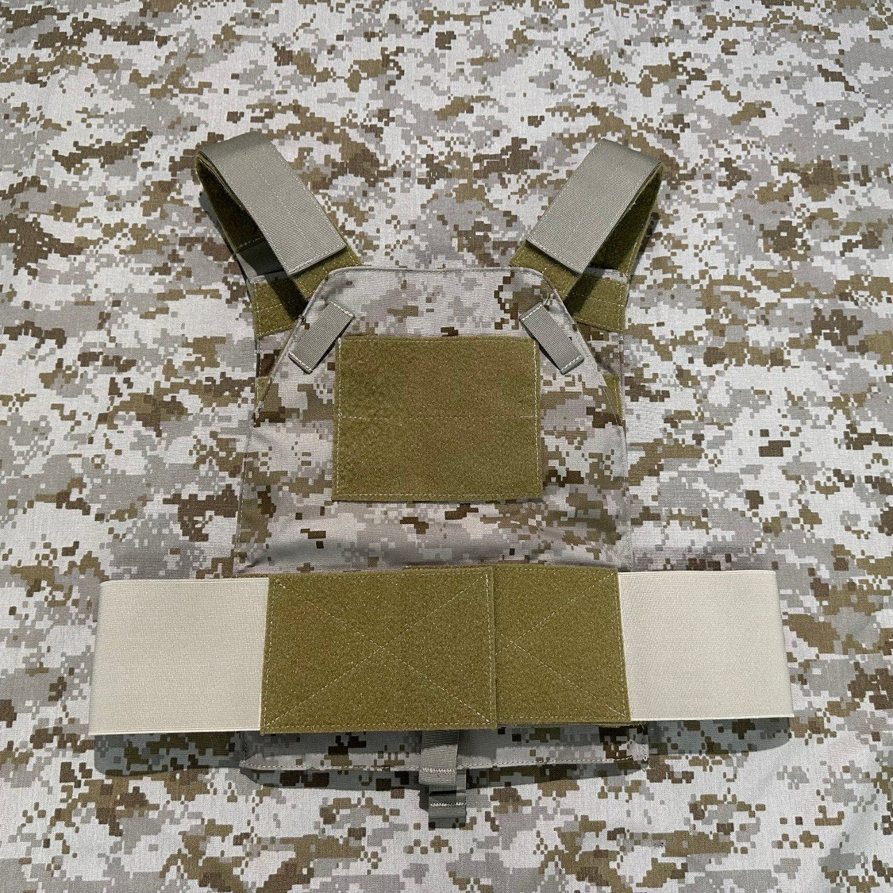 BKG EI-Style AOR1 DPC Slick Plate Carrier