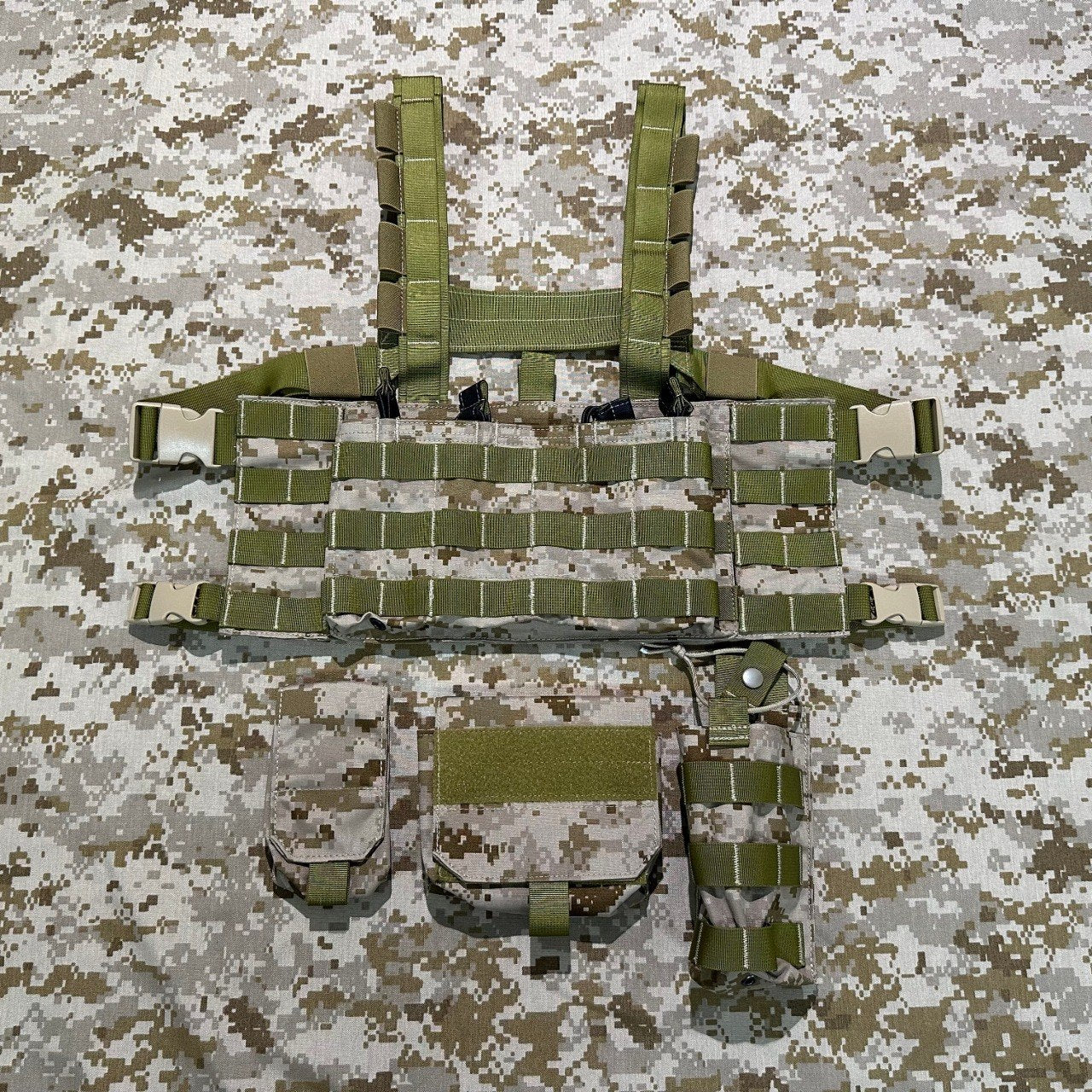 BKG LB-Style 2586-M4 Low Profile Chest Rig AOR1 Khaki Webbing Version
