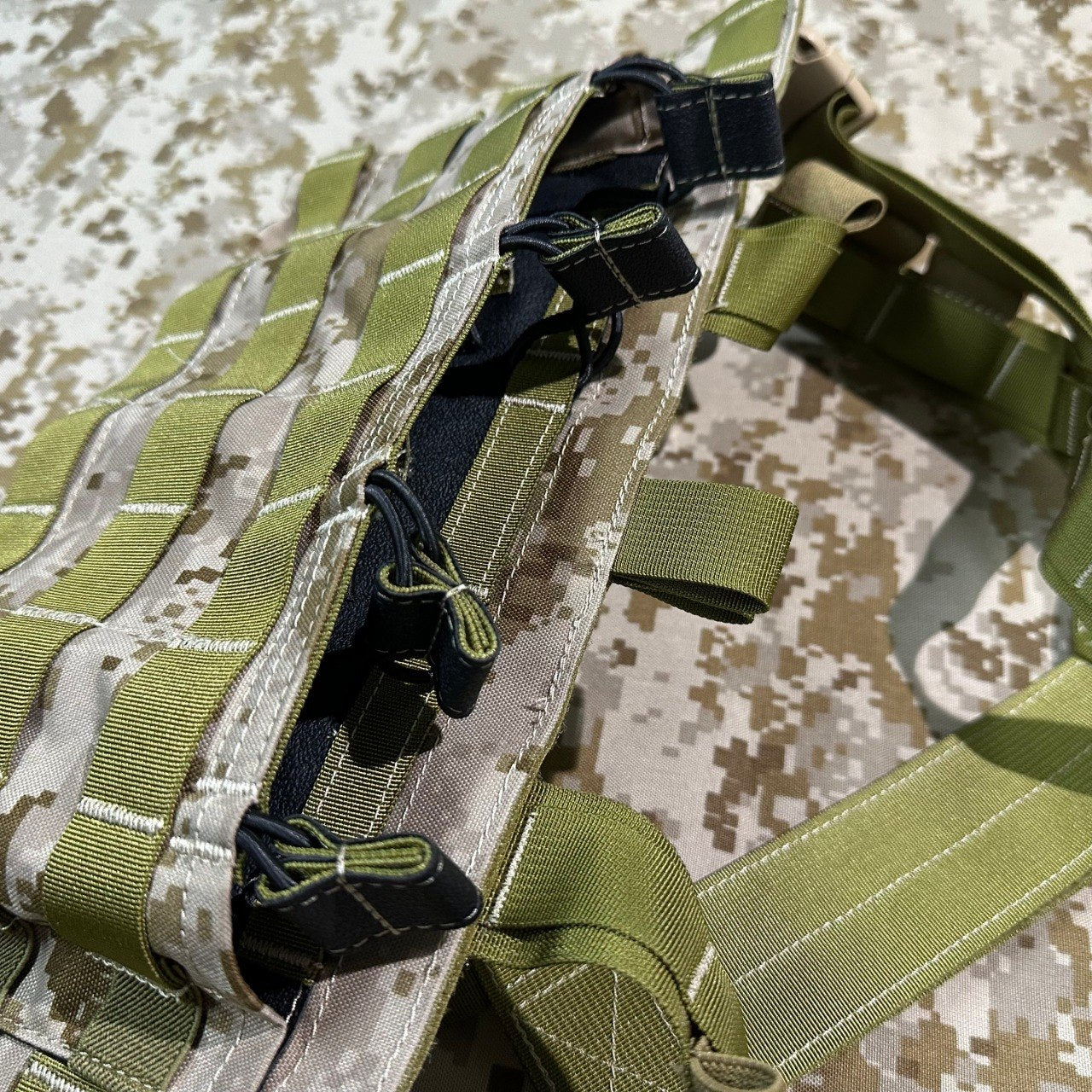 BKG LB-Style 2586-M4 Low Profile Chest Rig AOR1 Khaki Webbing Version